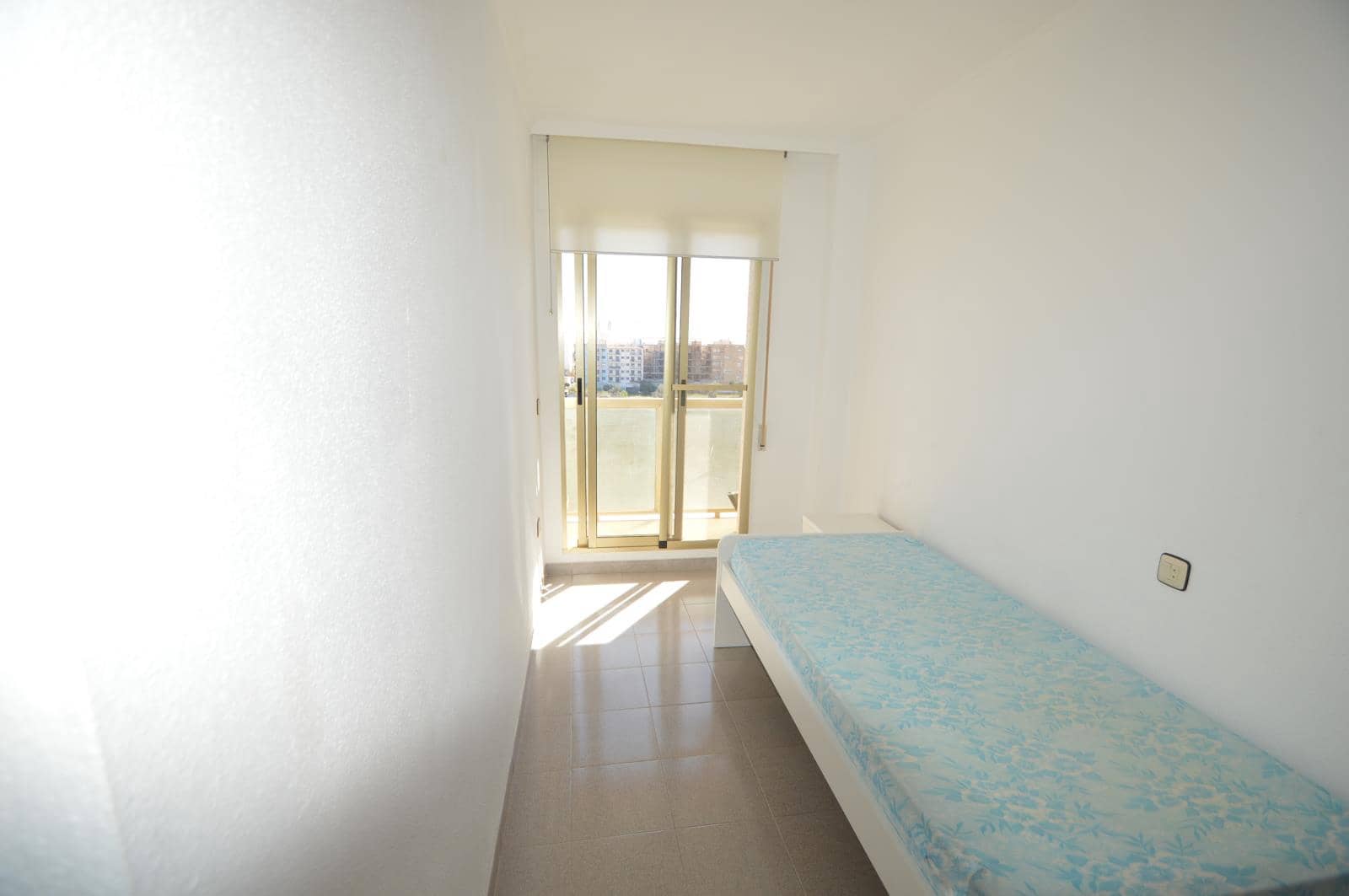 3 bedroom Apartment for rent in Vinaros with garage - € 650 (Ref: 8160704)