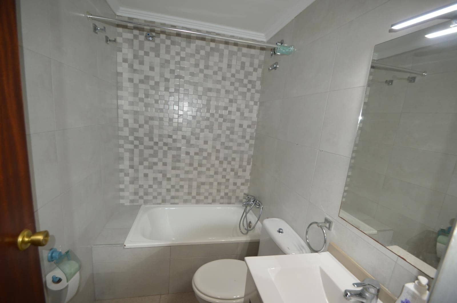 3 bedroom Apartment for rent in Vinaros with garage - € 650 (Ref: 8160704)