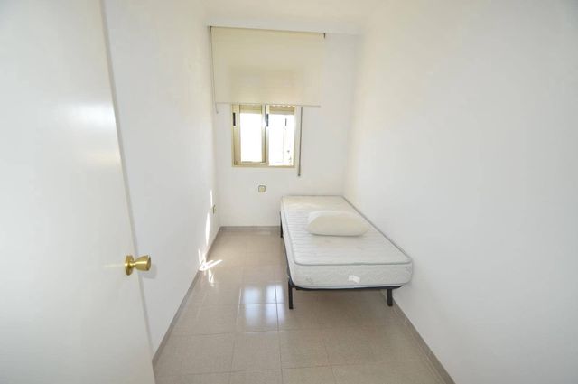 3 bedroom Apartment for rent in Vinaròs with garage - € 650 (Ref: 8160704)