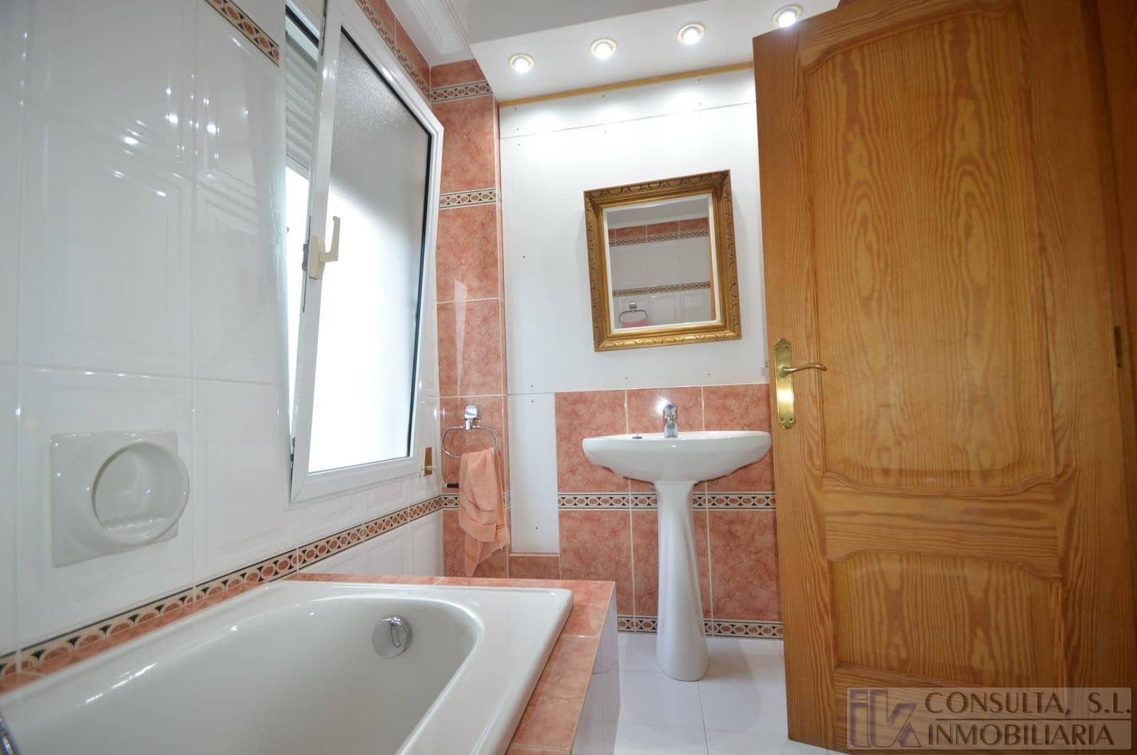 4 chambre Villa/Maison à vendre à Vinaros avec piscine garage - 600 000 € (Ref: 8468372)