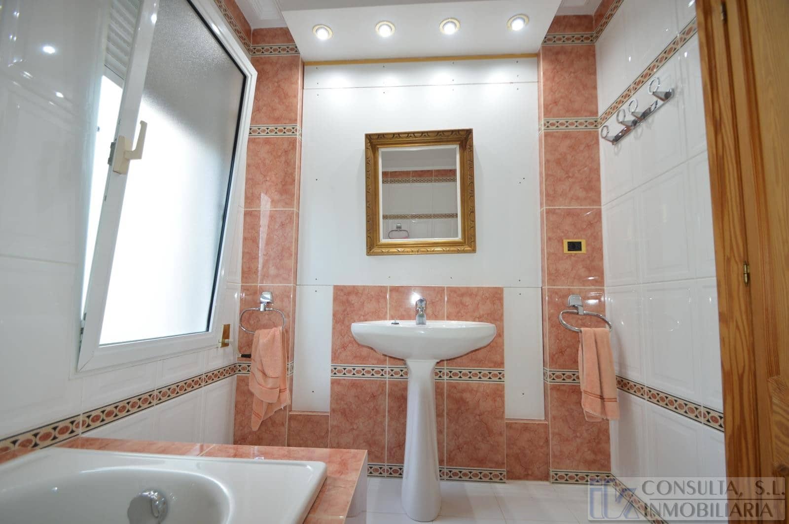 4 chambre Villa/Maison à vendre à Vinaros avec piscine garage - 600 000 € (Ref: 8468372)