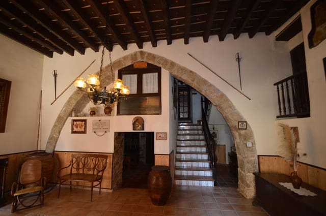 4 bedroom Townhouse for sale in Sant Mateu with garage - € 490,000 (Ref: 8524445)