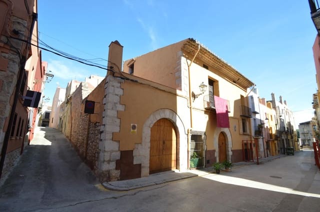 4 bedroom Townhouse for sale in Sant Mateu with garage - € 490,000 (Ref: 8524445)