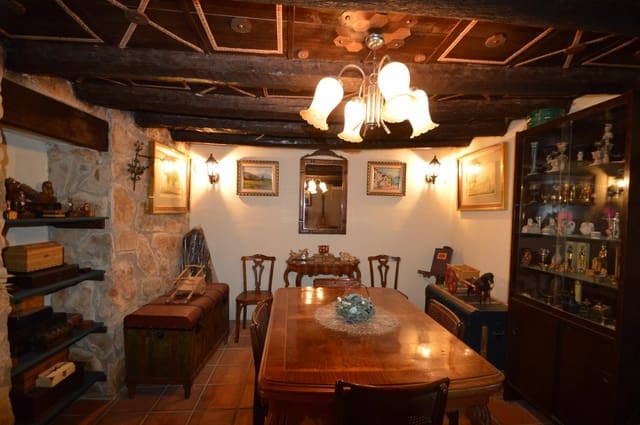 4 bedroom Townhouse for sale in Sant Mateu with garage - € 490,000 (Ref: 8524445)