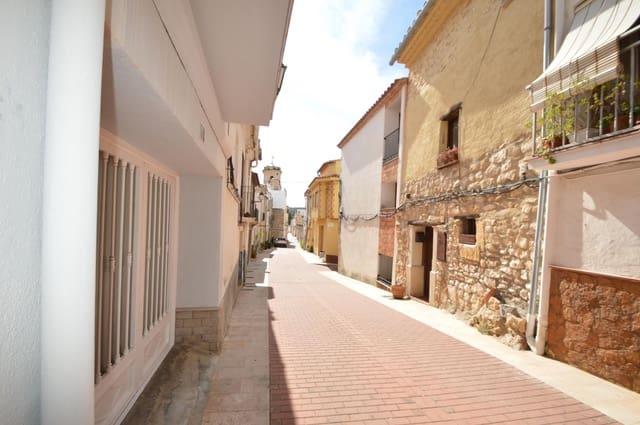4 bedroom Townhouse for sale in Les Coves de Vinromà with garage - € 129,000 (Ref: 8620457)