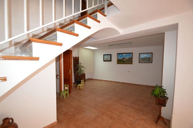 4 bedroom Townhouse for sale in Les Coves de Vinromà with garage - € 129,000 (Ref: 8620457)