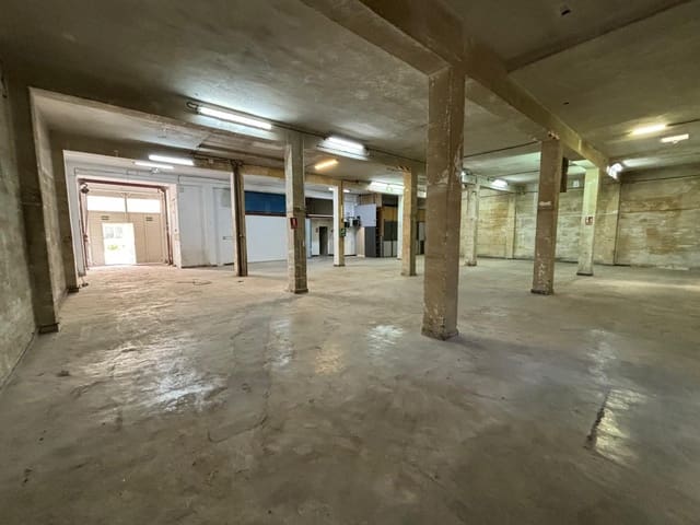 Commercial for sale in Vinaròs - € 160,000 (Ref: 8626296)