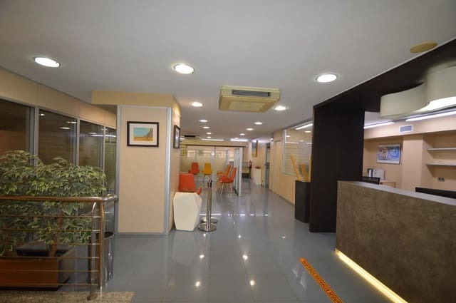 4 bedroom Commercial for sale in Vinaròs - € 375,000 (Ref: 8697470)