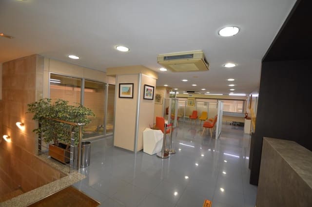 4 bedroom Commercial for sale in Vinaròs - € 375,000 (Ref: 8697470)