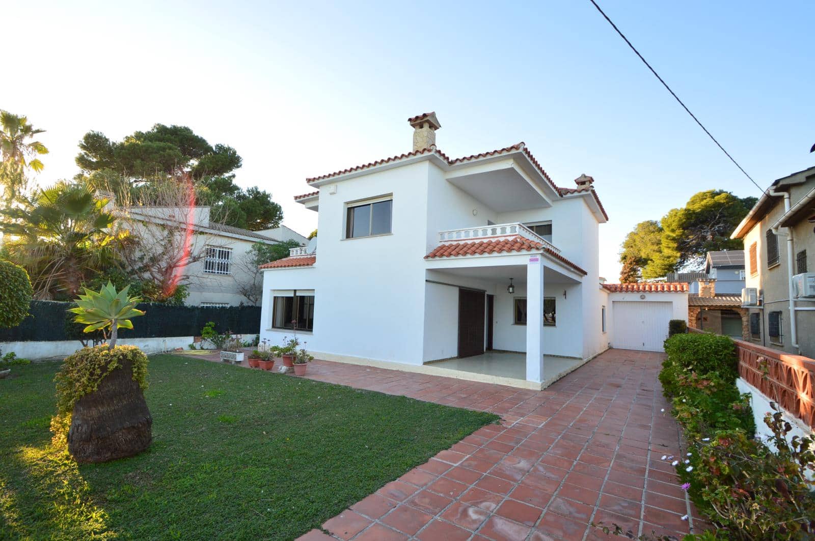 4 bedroom Villa for sale in Vinaros with garage - € 475,000 (Ref: 8762251)