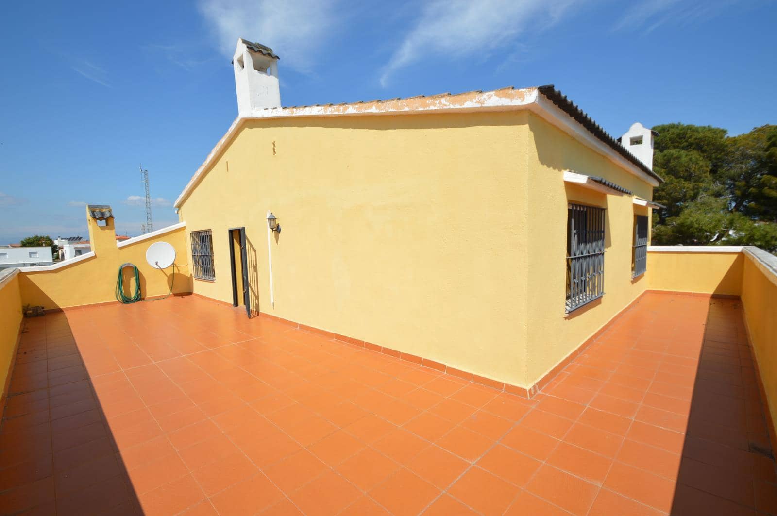 5 soverom Villa til salgs i Vinaros med garasje - € 380 000 (Ref: 8904580)