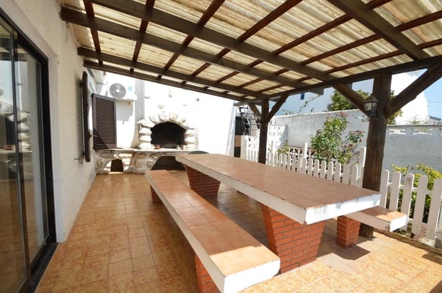 5 chambre Villa/Maison à vendre à Vinaròs avec piscine garage - 320 000 € (Ref: 8960331)