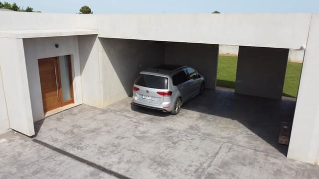 4 slaapkamer Villa te koop in Vinaròs met zwembad garage - € 545.000 (Ref: 9103566)