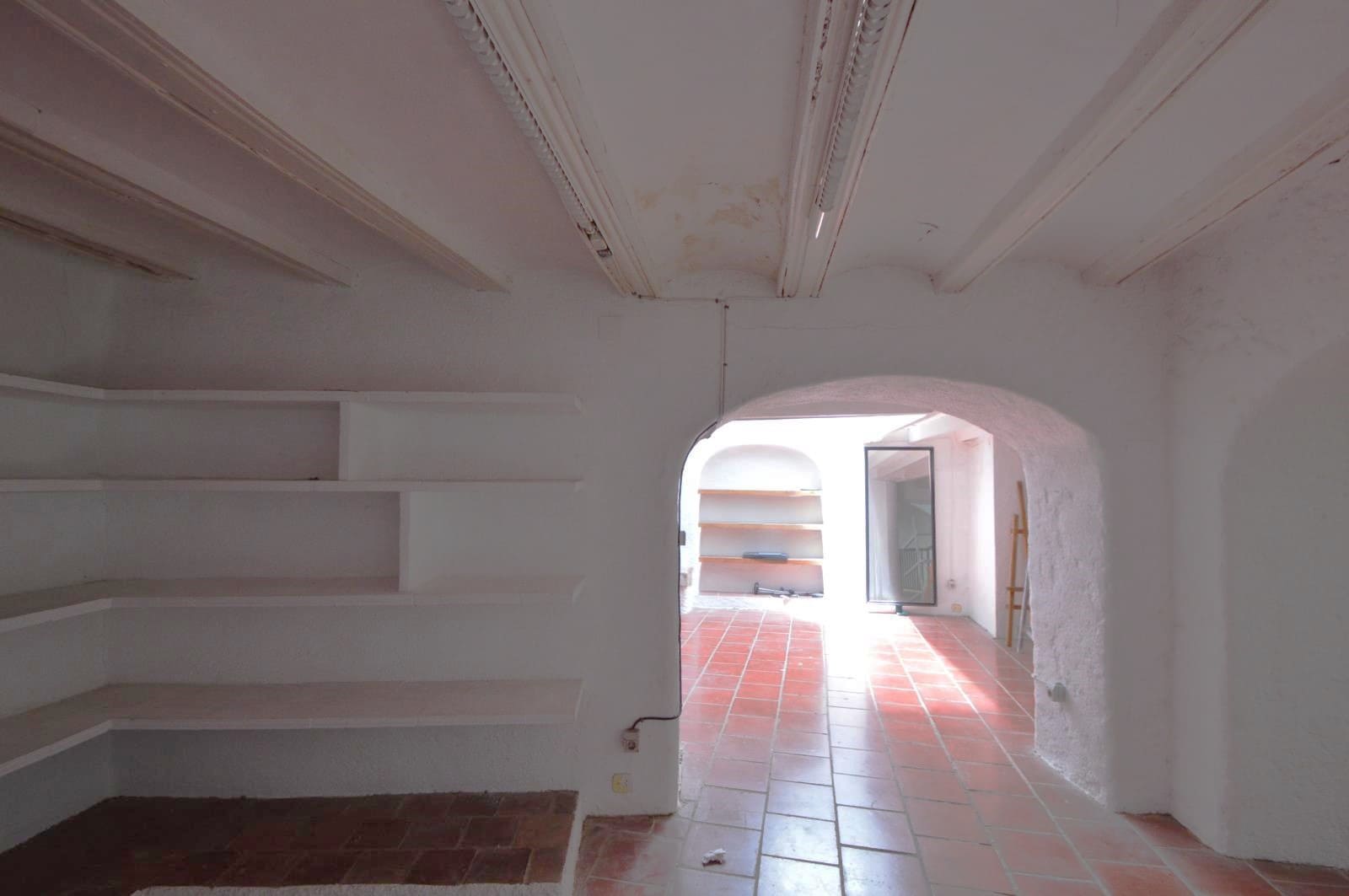 Erhverv til salg i Vinaros - € 230.000 (Ref: 9109582)