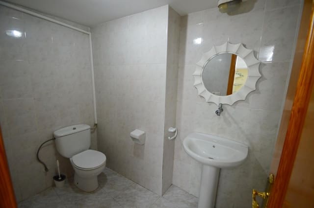 Commercial for sale in Vinaròs - € 230,000 (Ref: 9109582)