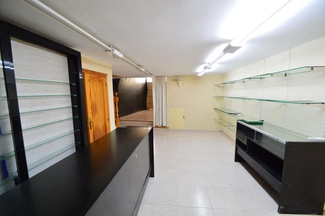 Commercial for sale in Vinaròs - € 230,000 (Ref: 9109582)