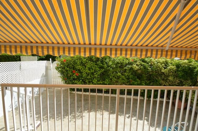 4 makuuhuone Huvila myytävänä paikassa Vinaròs mukana uima-altaan 
autotalli - 285 000 € (Ref: 9125919)