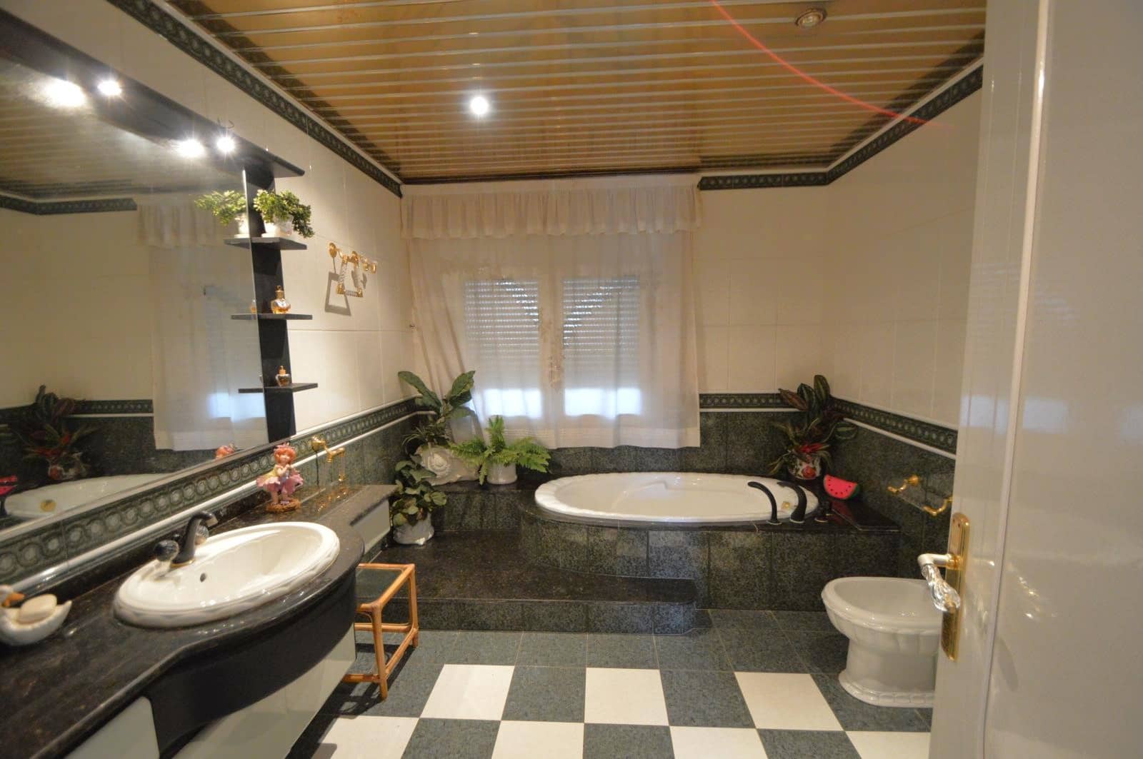 7 sypialnia Willa na sprzedaż w Vinaros z basenem garażem - 1 100 000 € (Ref: 9146511)