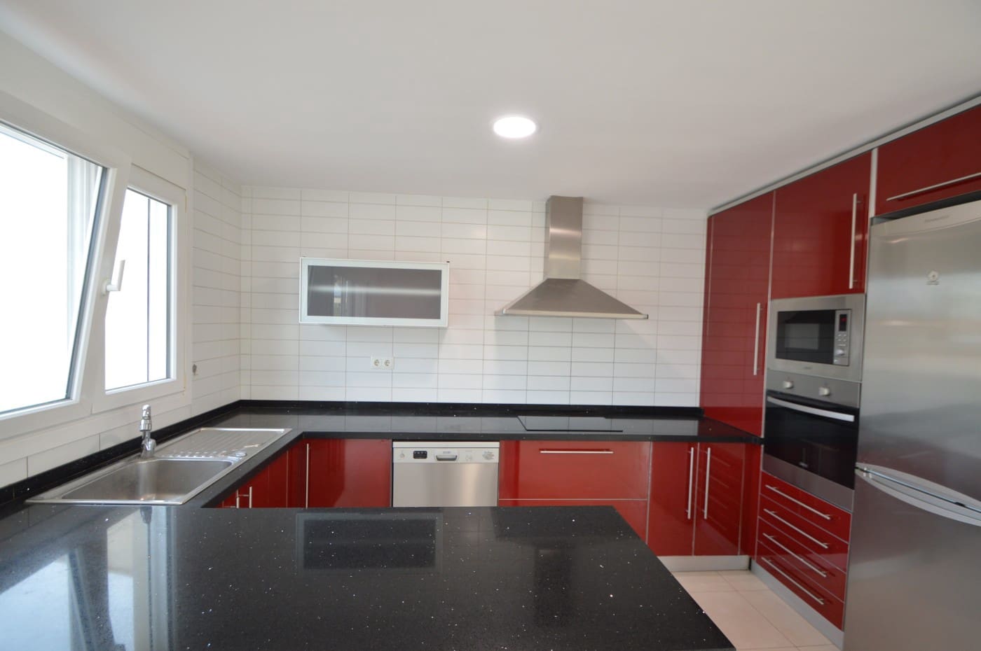 4 chambre Villa/Maison à vendre à Vinaros avec garage - 265 000 € (Ref: 9148096)