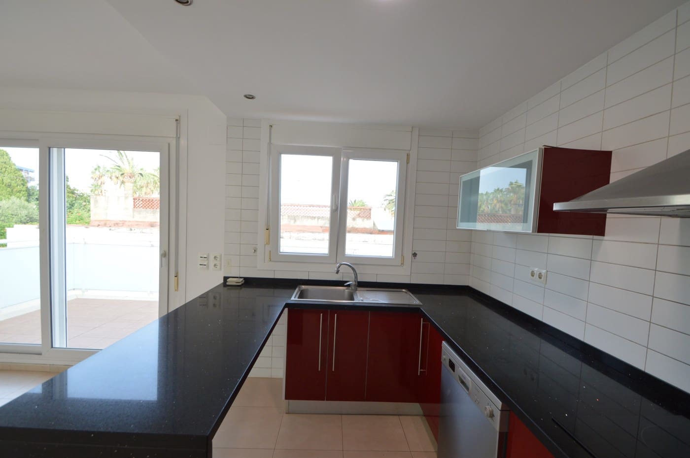 4 chambre Villa/Maison à vendre à Vinaros avec garage - 265 000 € (Ref: 9148096)