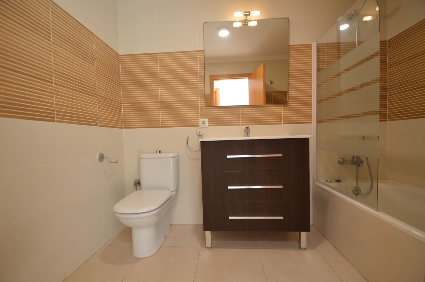 4 chambre Villa/Maison à vendre à Vinaros avec garage - 265 000 € (Ref: 9148096)