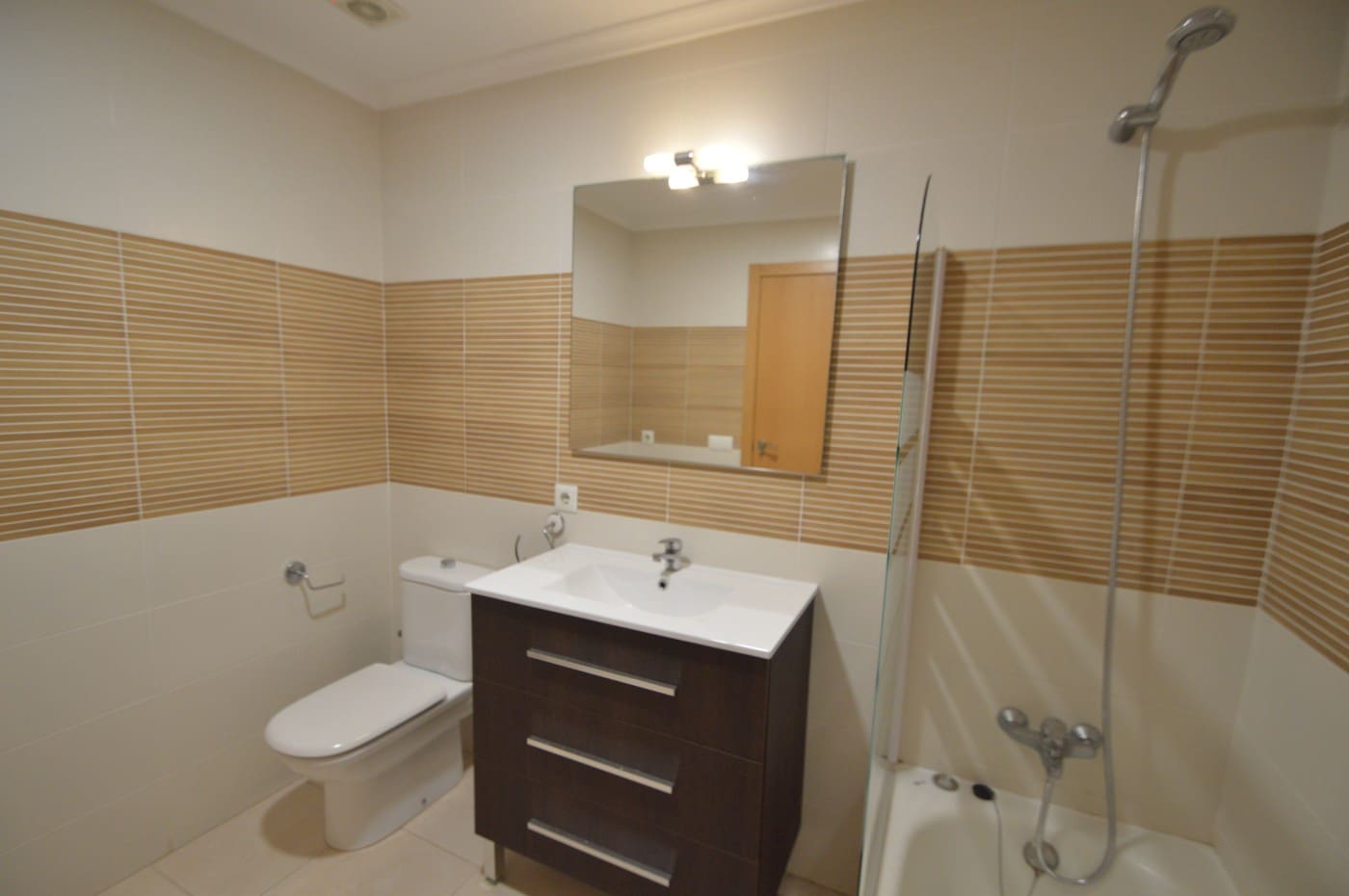 4 chambre Villa/Maison à vendre à Vinaros avec garage - 265 000 € (Ref: 9148096)