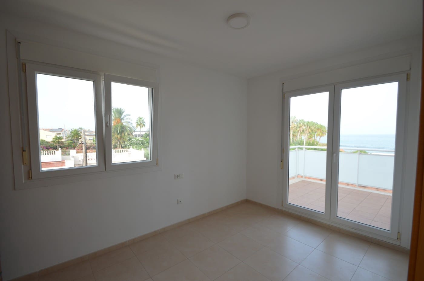 4 chambre Villa/Maison à vendre à Vinaros avec garage - 265 000 € (Ref: 9148096)