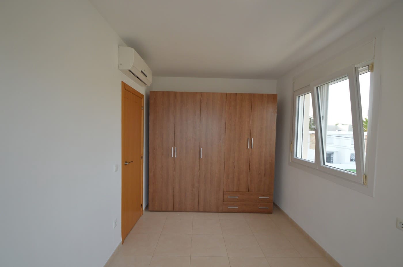 4 chambre Villa/Maison à vendre à Vinaros avec garage - 265 000 € (Ref: 9148096)