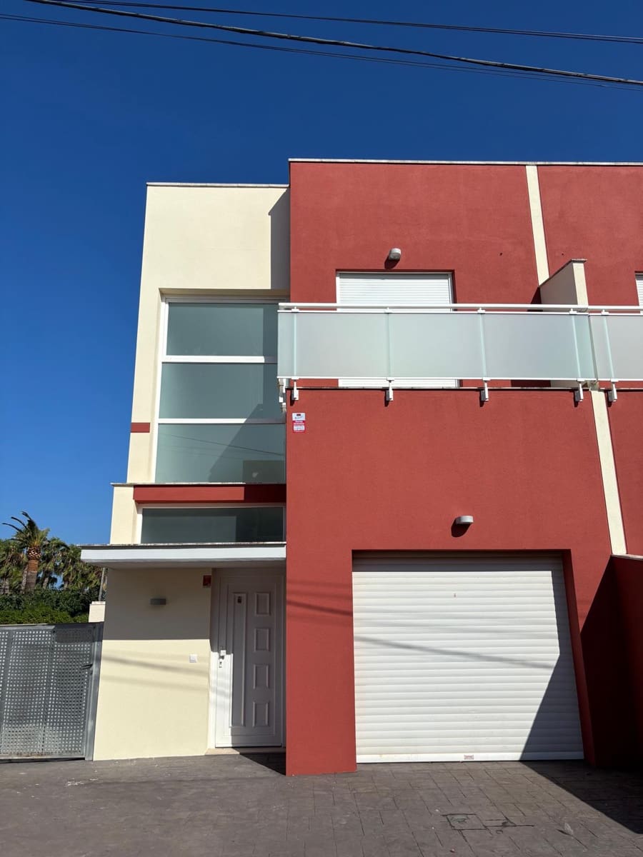 4 chambre Villa/Maison à vendre à Vinaros avec garage - 265 000 € (Ref: 9148096)