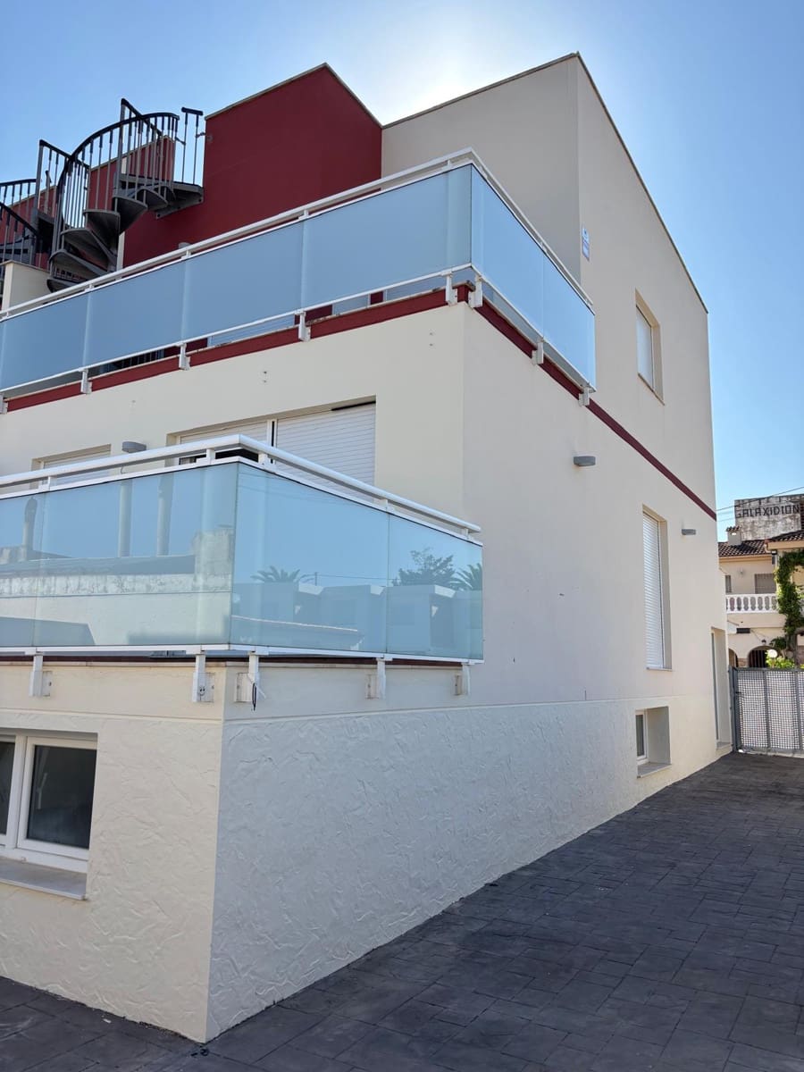 4 chambre Villa/Maison à vendre à Vinaros avec garage - 265 000 € (Ref: 9148096)