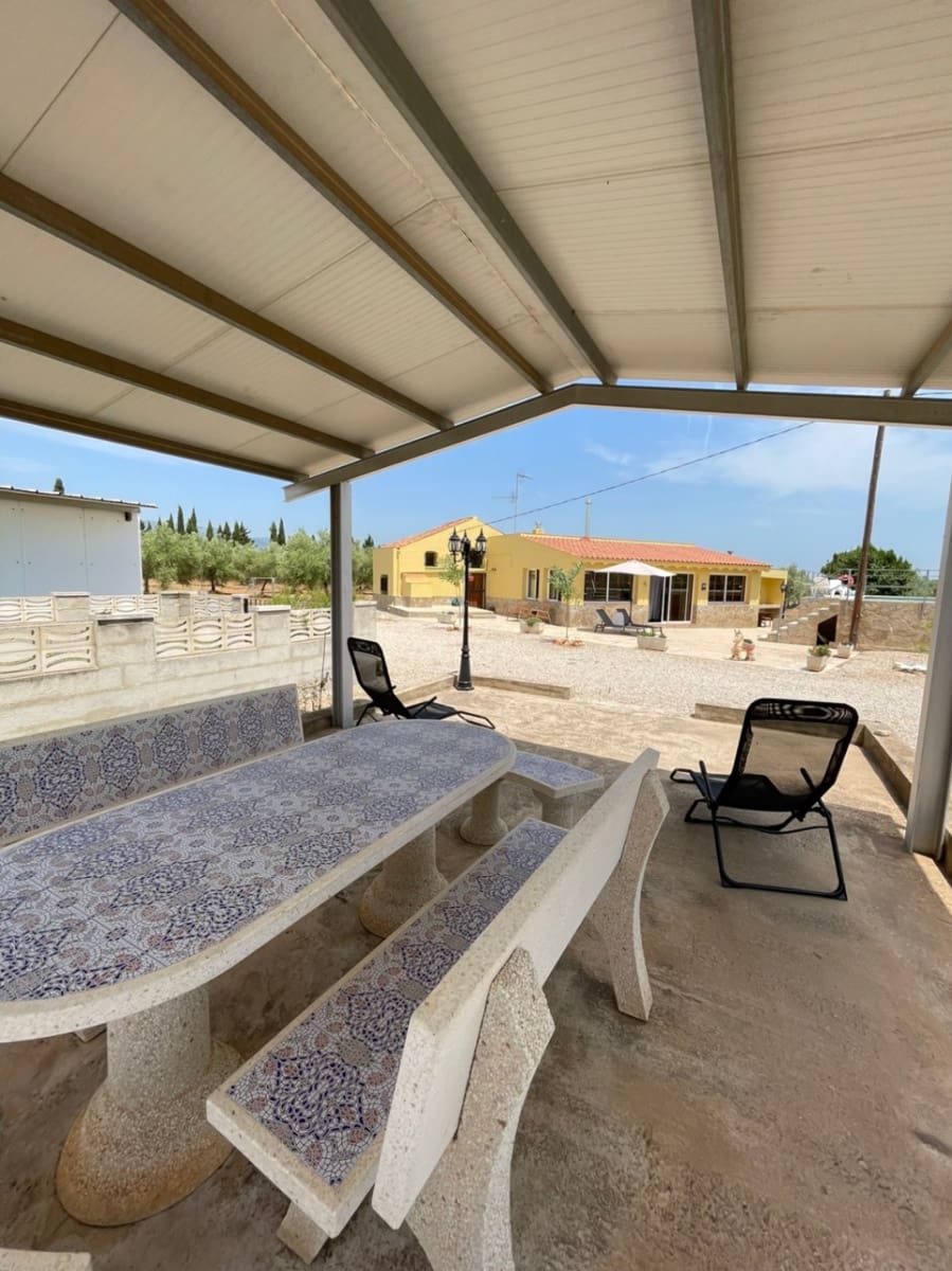 3 soveværelse Finca/Landehus til salg i Ulldecona med swimmingpool garage - € 365.000 (Ref: 9184318)