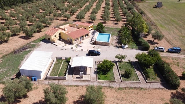 3 soverom Finca/Herregård til salgs i Ulldecona med svømmebasseng garasje - € 365 000 (Ref: 9184318)