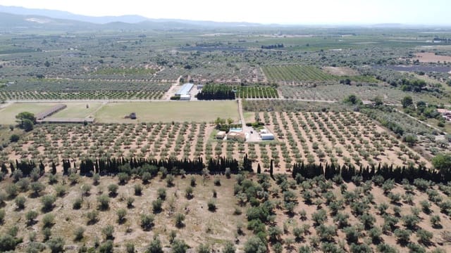 3 bedroom Finca/Country House for sale in Ulldecona with pool garage - € 365,000 (Ref: 9184318)