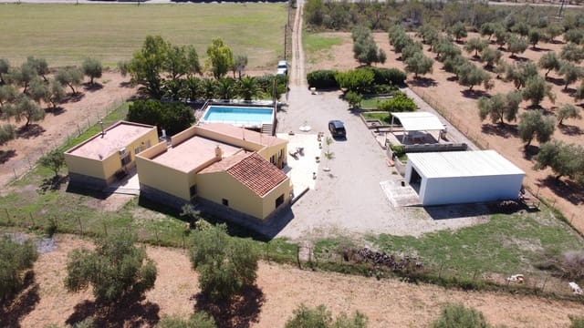 3 bedroom Finca/Country House for sale in Ulldecona with pool garage - € 365,000 (Ref: 9184318)