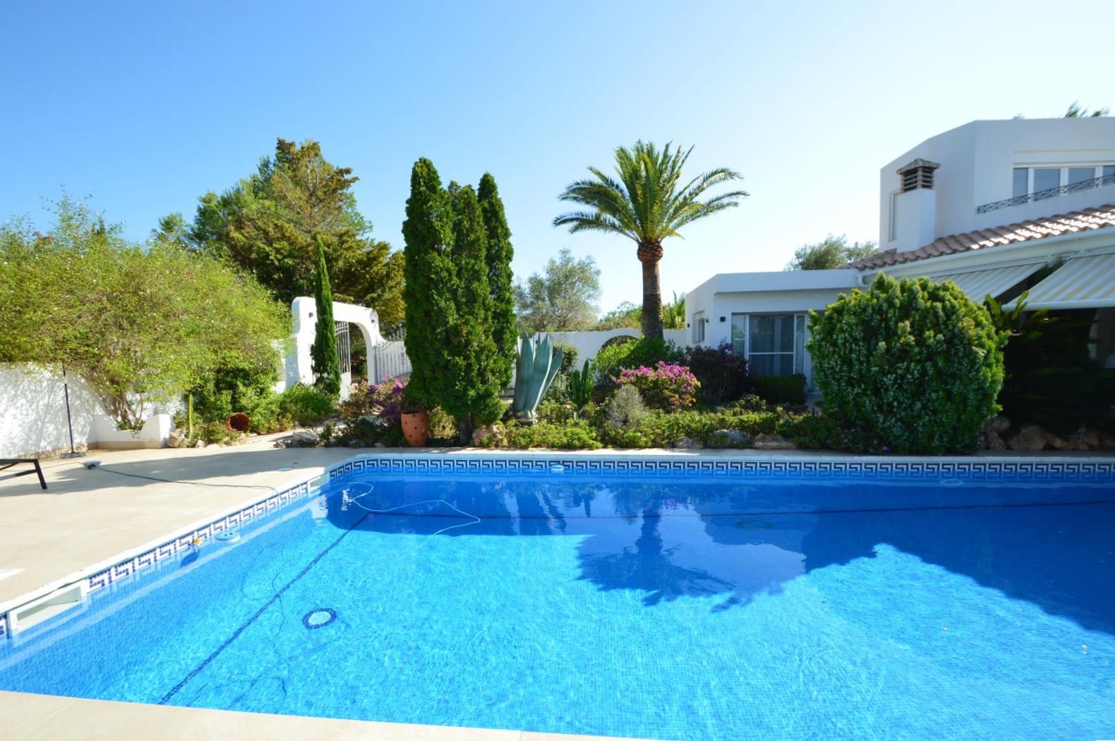 6 soveværelse Finca/Landehus til salg i Sant Jordi med swimmingpool garage - € 800.000 (Ref: 9197105)