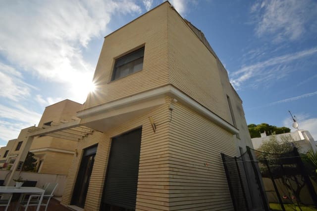 4 chambre Villa/Maison à vendre à Vinaròs avec garage - 380 000 € (Ref: 9278469)