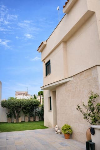 4 soverom Villa til salgs i Vinaròs med garasje - € 380 000 (Ref: 9278469)