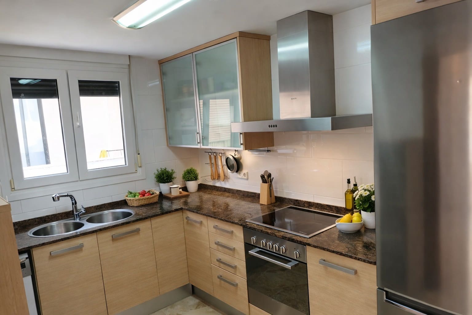 4 slaapkamer Villa te koop in Vinaros met garage - € 380.000 (Ref: 9278469)