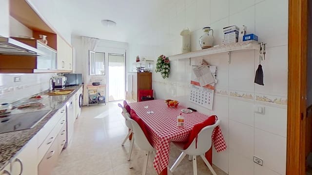 4 slaapkamer Rijtjeshuis te koop in Vinaròs - € 320.000 (Ref: 9348666)