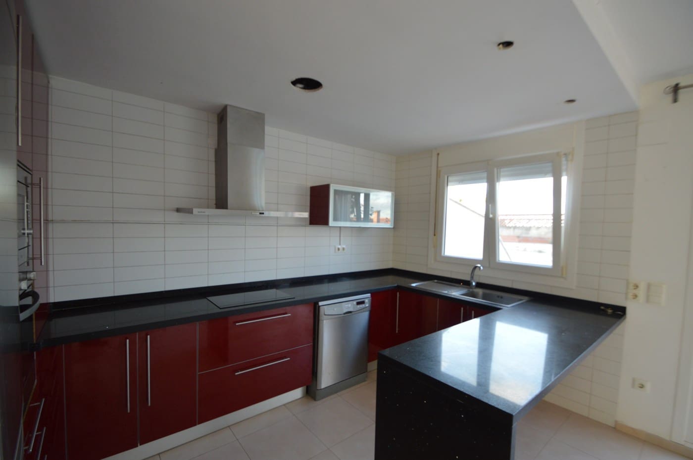 4 slaapkamer Villa te koop in Vinaros - € 245.000 (Ref: 9349999)