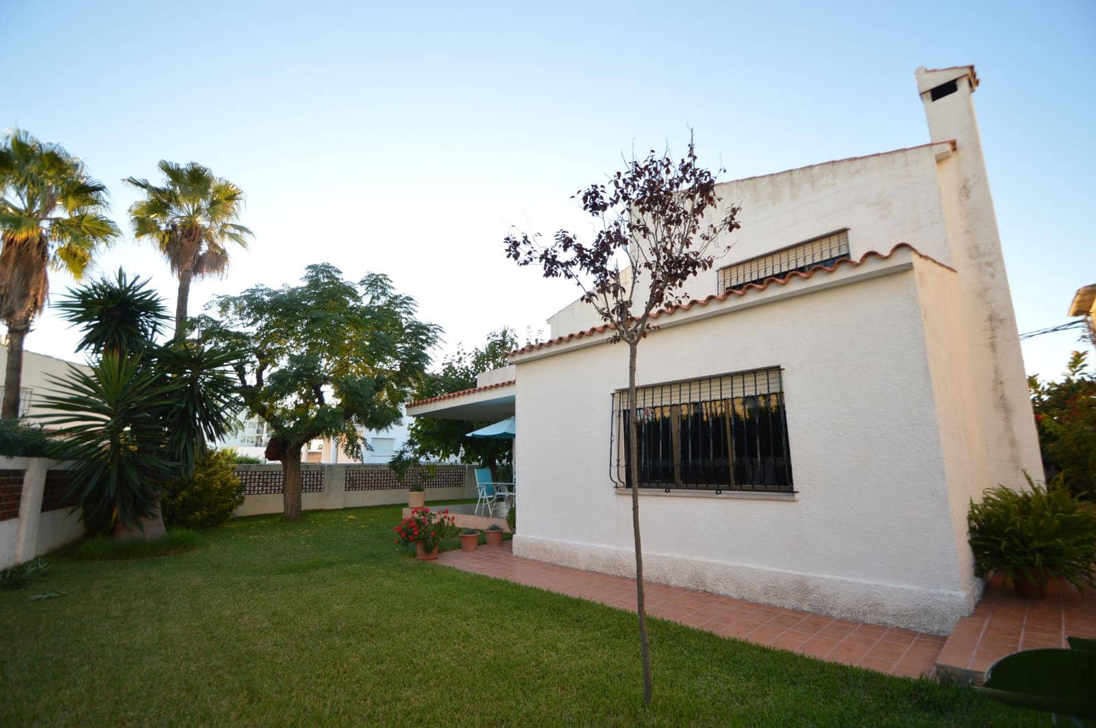 4 makuuhuone Huvila myytävänä paikassa Vinaros mukana 
autotalli - 380 000 € (Ref: 9360242)