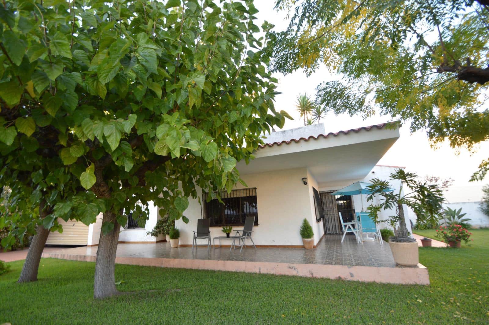 4 makuuhuone Huvila myytävänä paikassa Vinaros mukana 
autotalli - 380 000 € (Ref: 9360242)