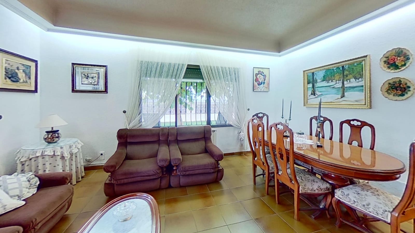 4 makuuhuone Huvila myytävänä paikassa Vinaros mukana 
autotalli - 380 000 € (Ref: 9360242)