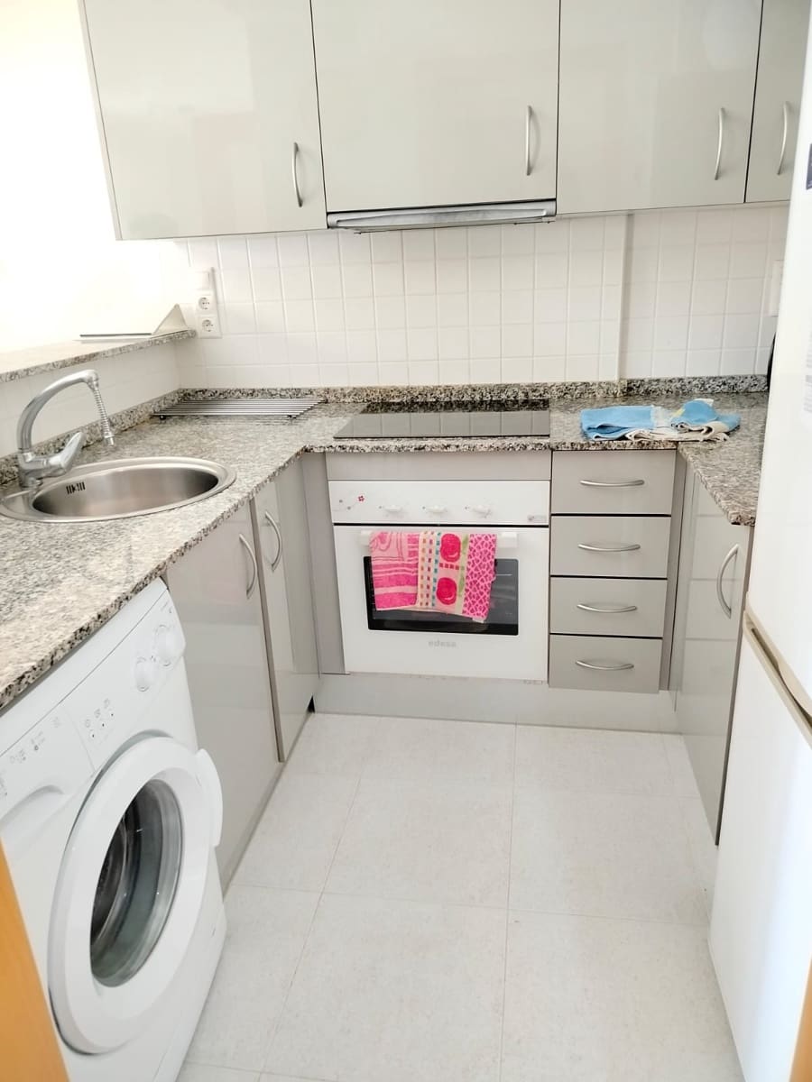 2 slaapkamer Appartement te huur in Vinaros met zwembad garage - € 650 (Ref: 9424100)