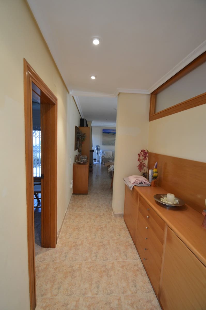 Chalet de 4 habitaciones en Vinaròs en venta con piscina garaje - 480.000 € (Ref: 9484977)