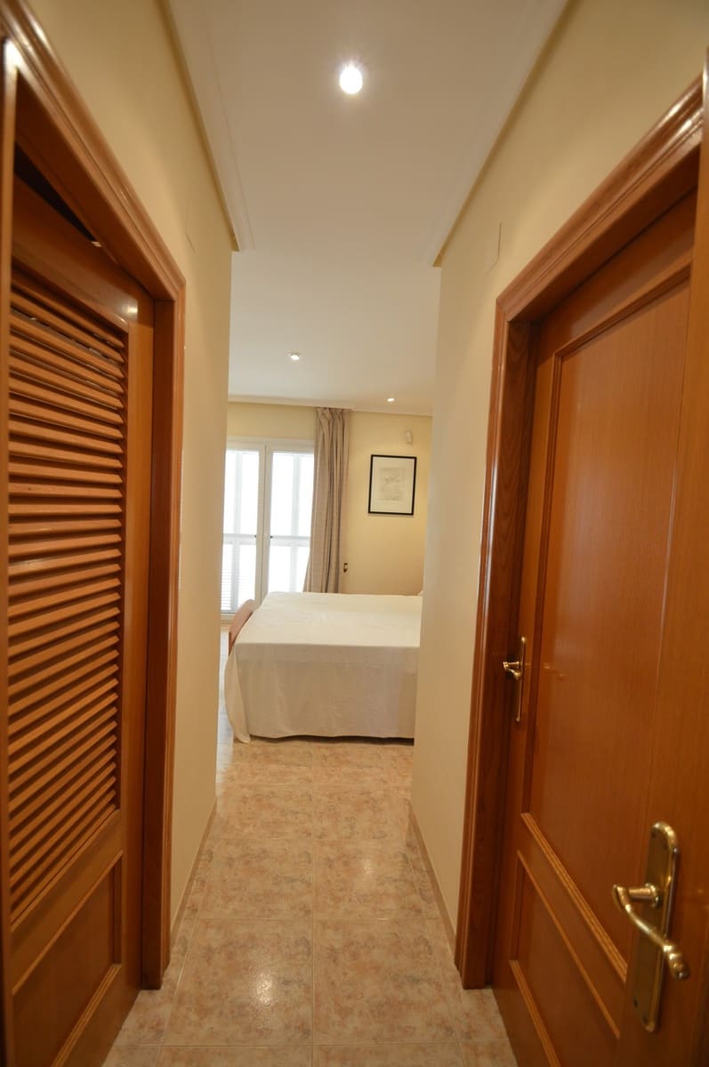 Chalet de 4 habitaciones en Vinaròs en venta con piscina garaje - 480.000 € (Ref: 9484977)