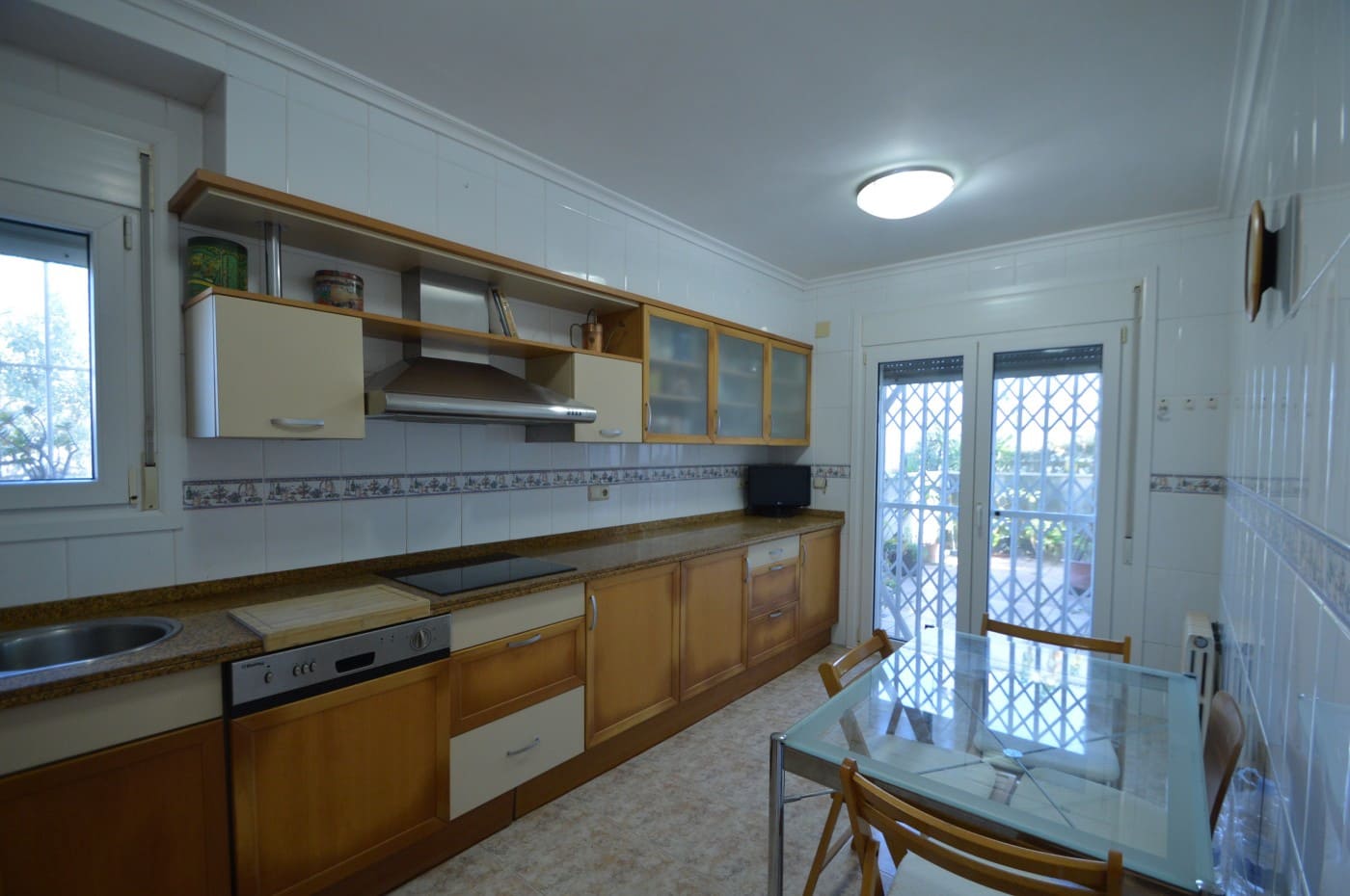 Chalet de 4 habitaciones en Vinaròs en venta con piscina garaje - 480.000 € (Ref: 9484977)