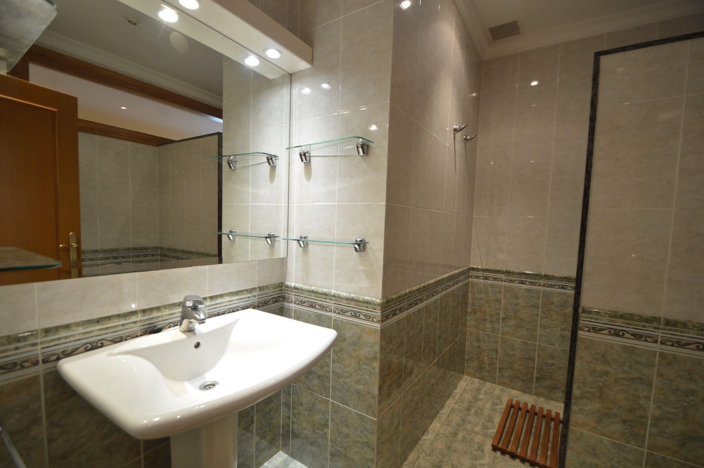 Chalet de 4 habitaciones en Vinaròs en venta con piscina garaje - 480.000 € (Ref: 9484977)