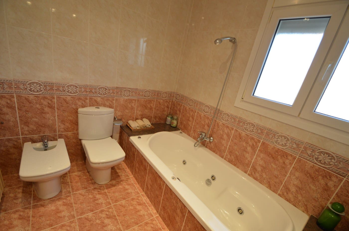Chalet de 4 habitaciones en Vinaròs en venta con piscina garaje - 480.000 € (Ref: 9484977)