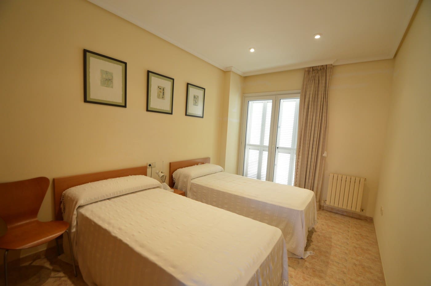 Chalet de 4 habitaciones en Vinaròs en venta con piscina garaje - 480.000 € (Ref: 9484977)